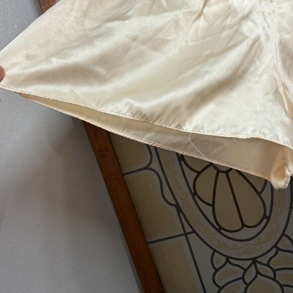 Vintage Gold Label Victoria Secret Lace Top Pajama Short Silky Feel Set Size M - Picture 11 of 15